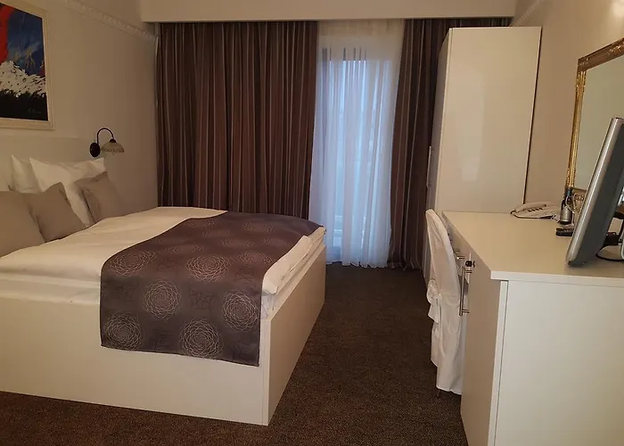 Argentum Hotell 3*